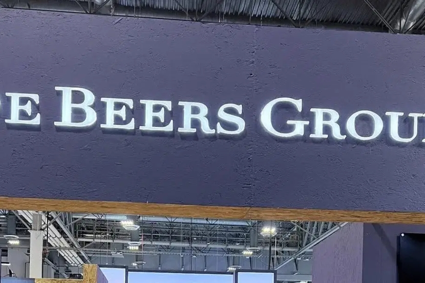 WAREHOUSE ASSISTANT AT DE BEERS GROUP